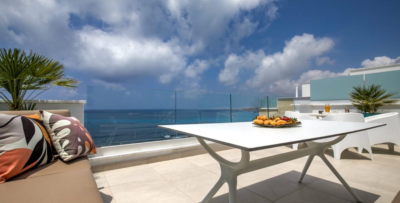 Rooftop Lounge